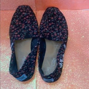 Black Floral Print Toms